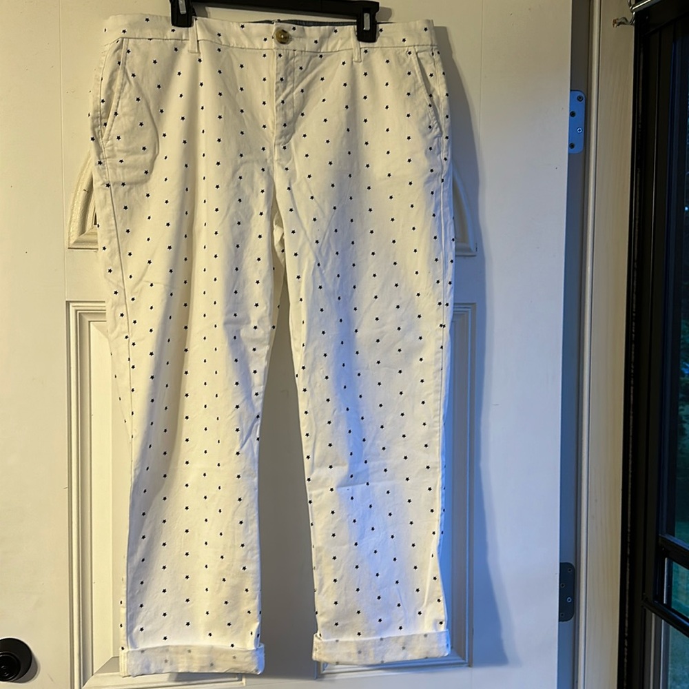 White Tommy Hilfiger pants with blue stars